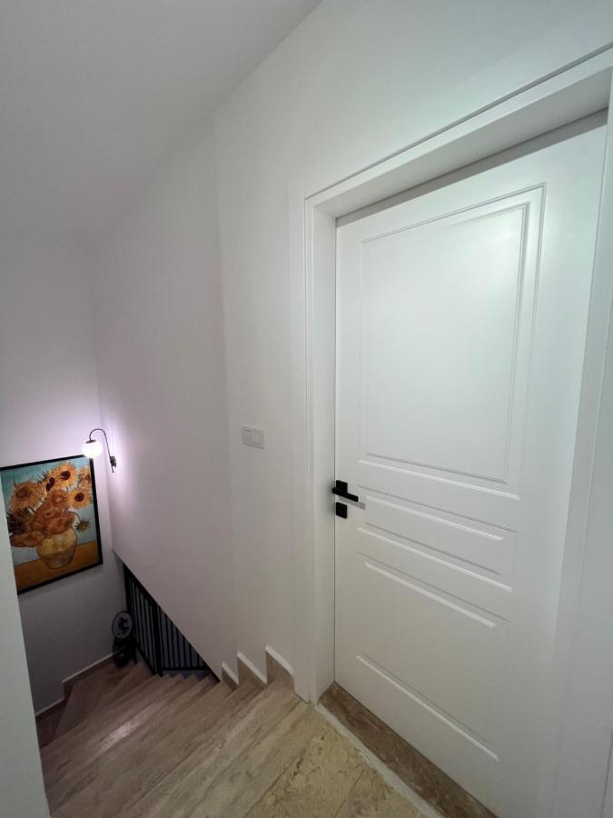 Viola Apart - Kalkan Bagian luar foto